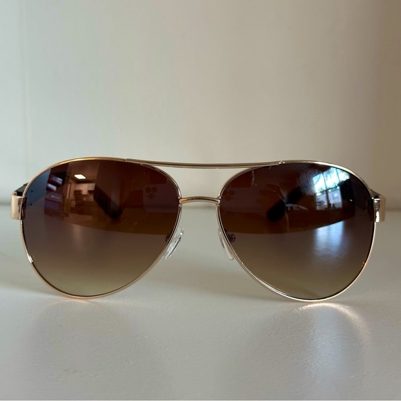 Metal Aviator Sunglasses - Picture 2 of 3